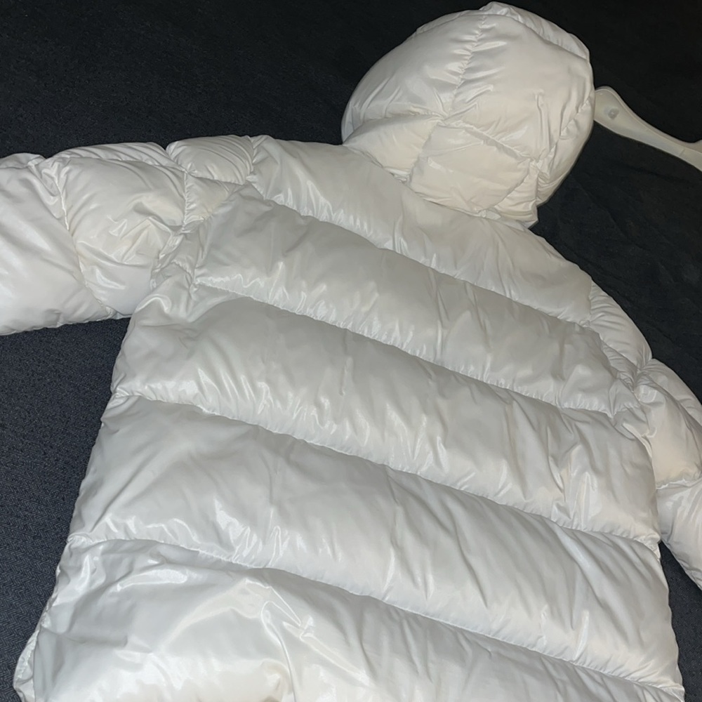 MONTCLER jacket all white. - Picture 8 of 8